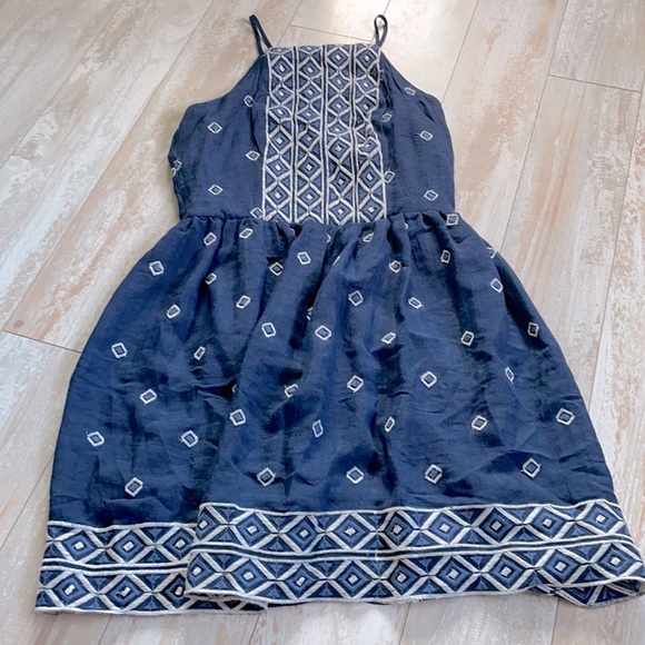 Alya dress - Picture 1 of 3